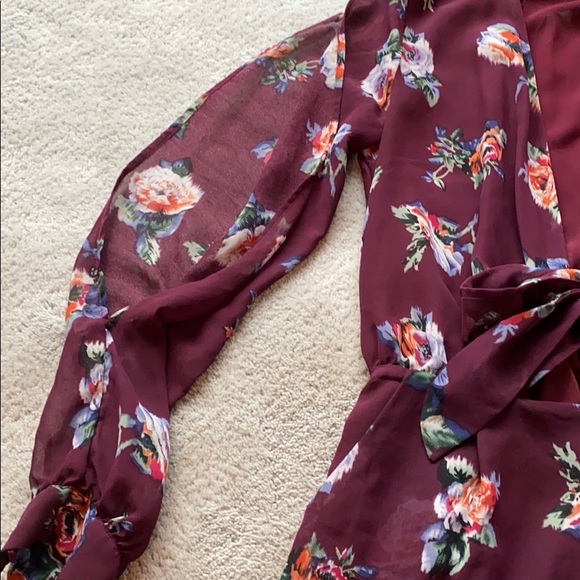 Long open sleeve tie front floral romper - Picture 5 of 6